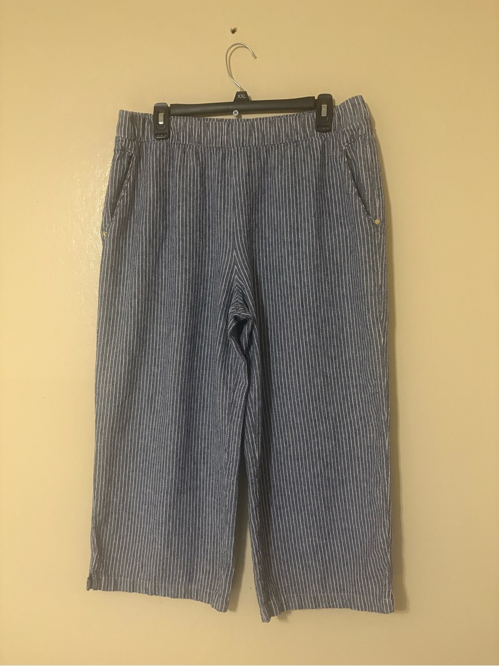 Anne Klein Blue and White Pinstriped Cropped Pants